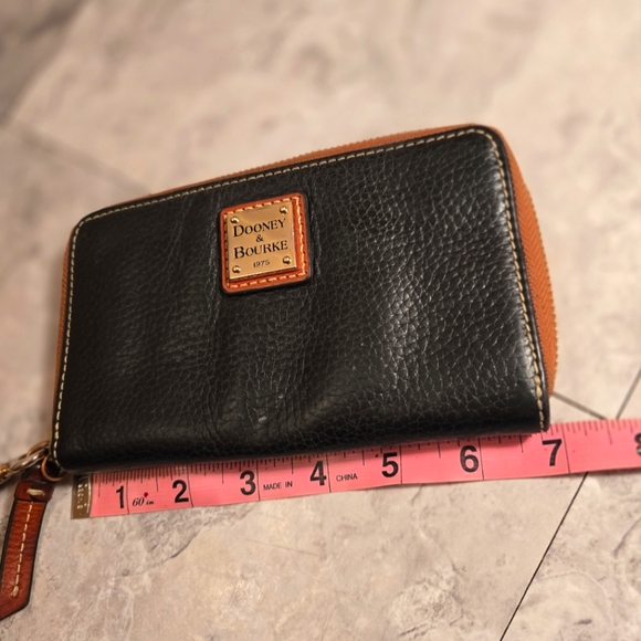 Dooney & Bourke 1975 Vintage Wallet - Picture 9 of 11
